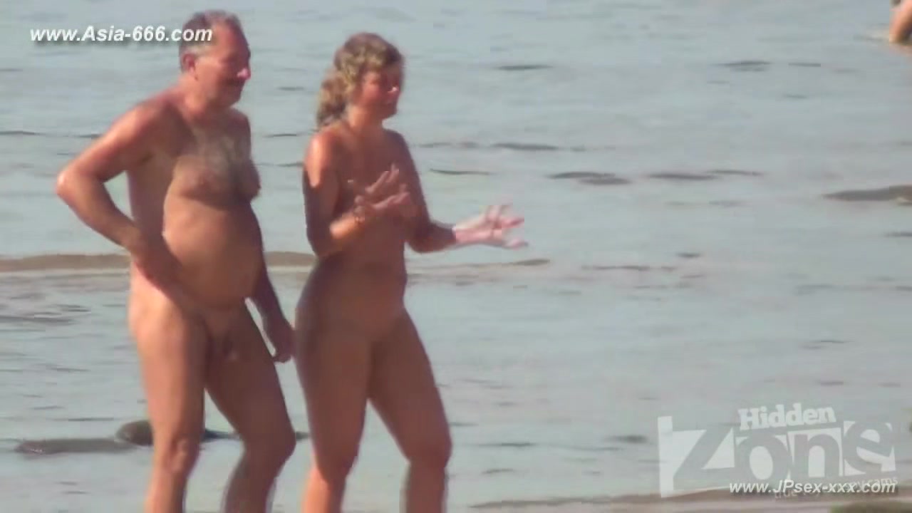 peeping Naturist Beach.40
