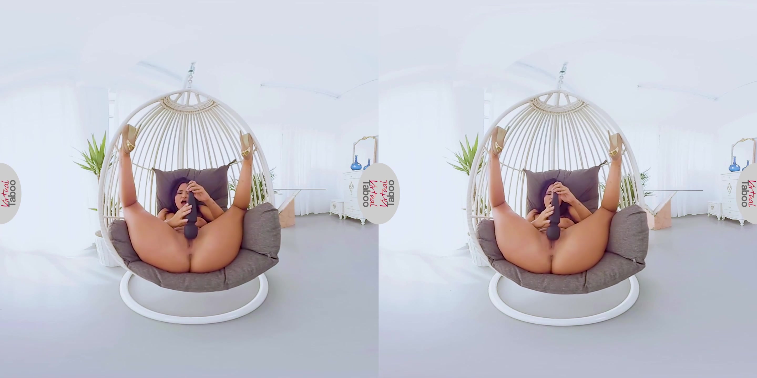 Claudia's Big Booty Call - VirtualTaboo