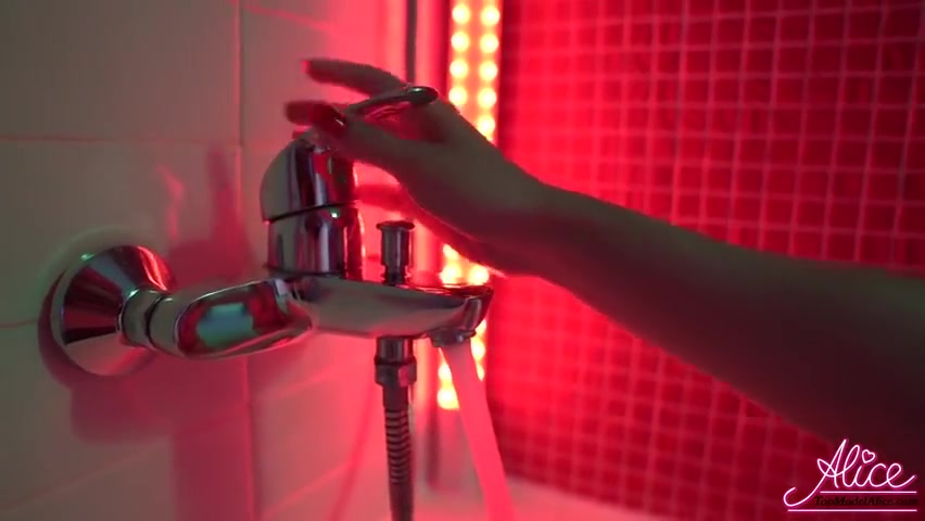 Hot Amateur Solo In The Bathroom - Soft