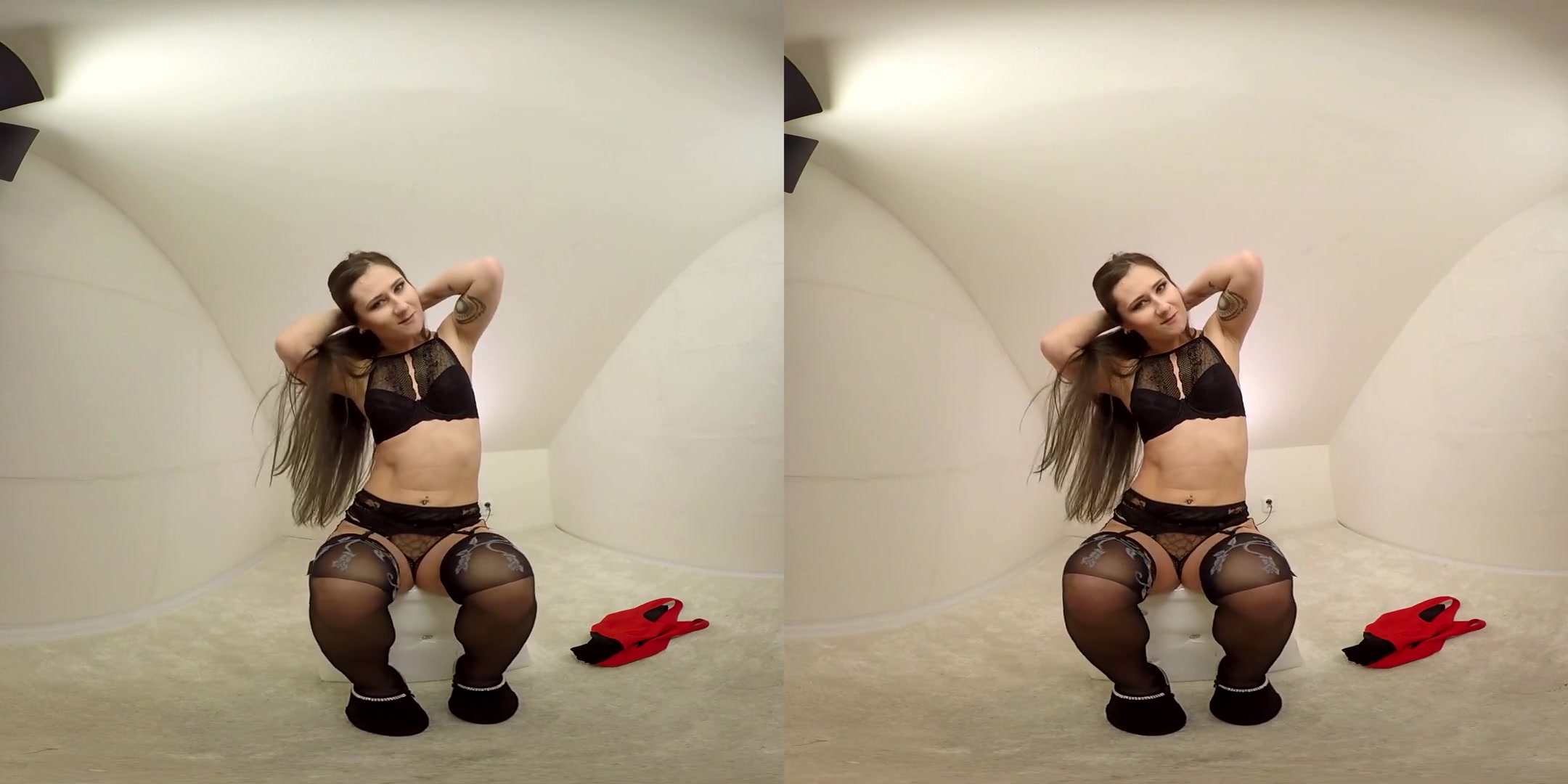 Lara Fox in teen 18+ Hottie Lara Fox Plays with Her Pussy - BravoModelsMedia