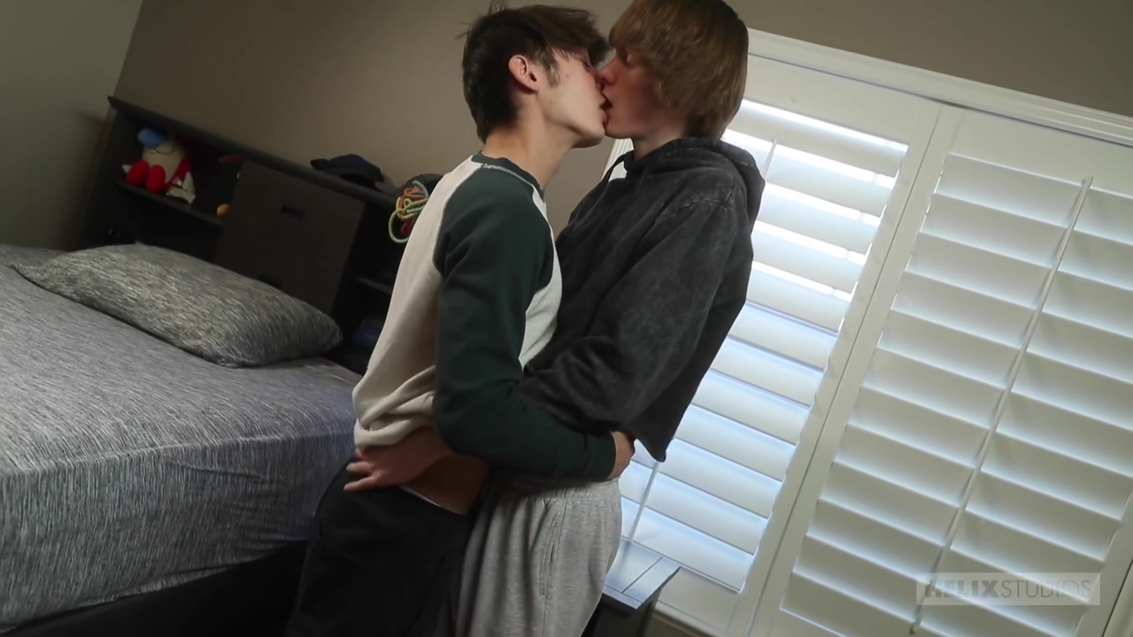 Noah Bentley, Big Dicks And Spikey Dee In Bouncing On Big Dick