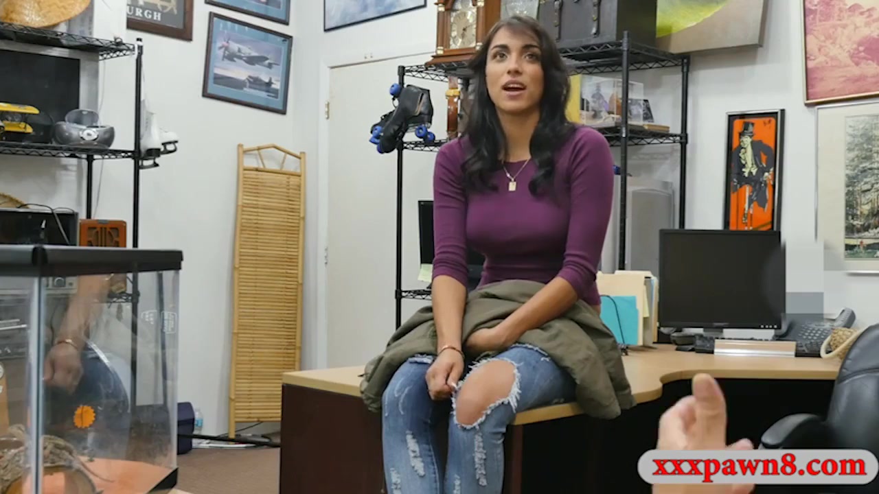 Huge Juggs Amateur Woman Screwed By Pervert Pawn Keeper