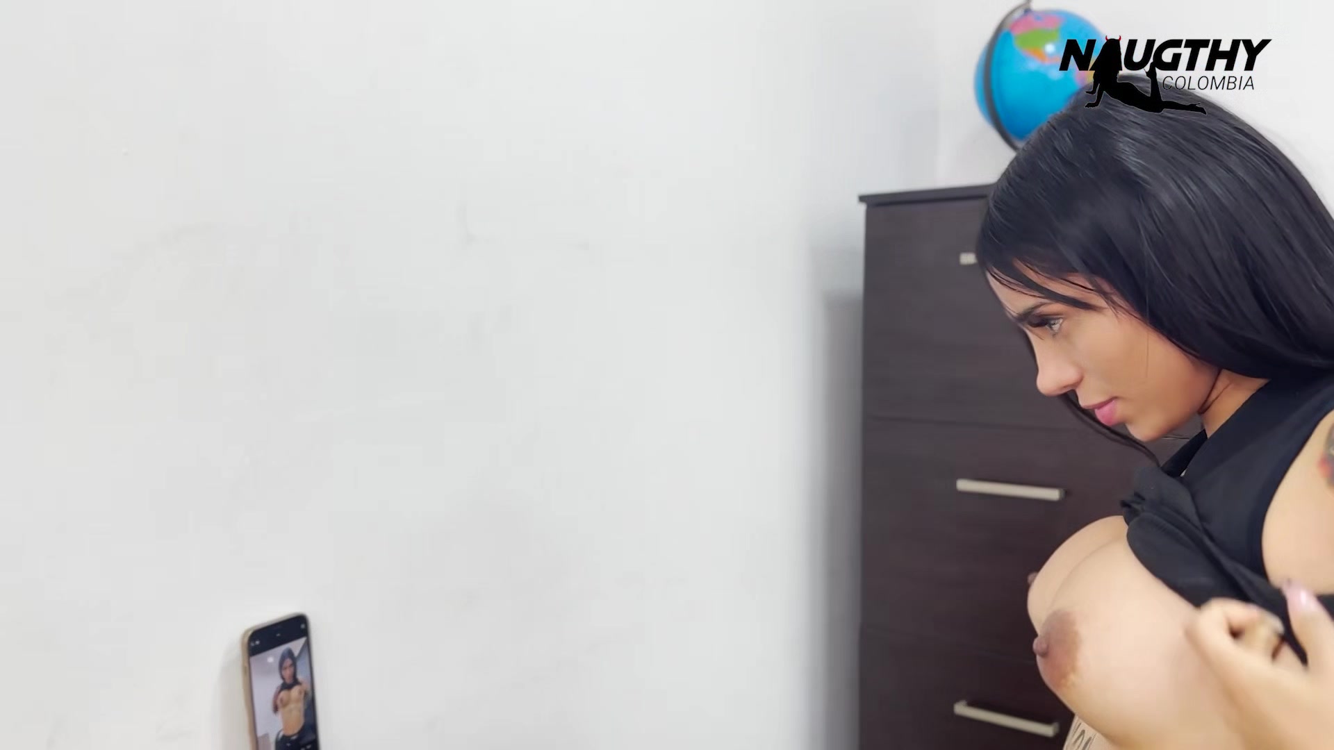 Beautiful Teacher Records A Porn Video In The Classroom - Naughtycolombia