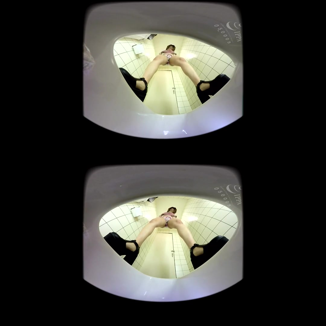 Public Toilet Peeing - PetersPrimoVR