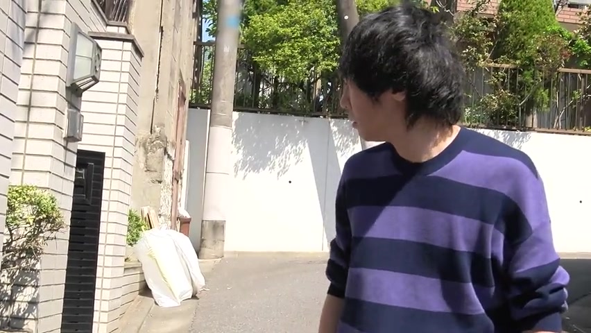 Shino Aoi Misunderstood by the floating bra wife taking out trash - Caribbeancom