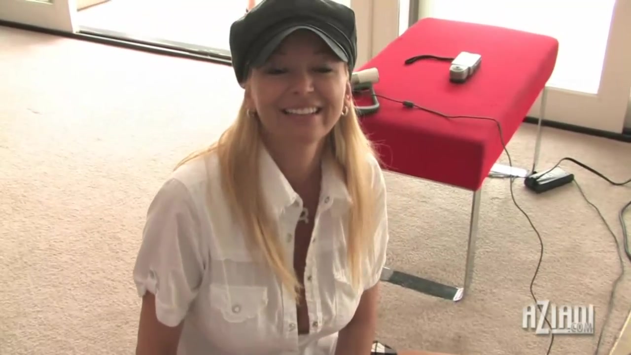 Charlie Laine Video - Aziani