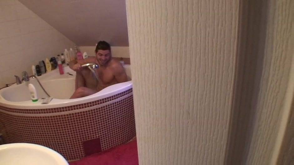 Nessa Devil in smoking-hot video showing a naughty amateur couple
