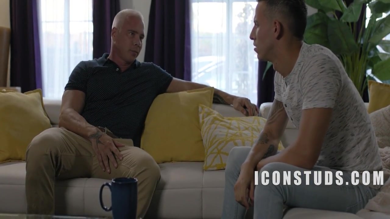 Ryan Carter, Morning Sex And Des Irez In Step Dad Is Gay! Wtf?! 8 Min