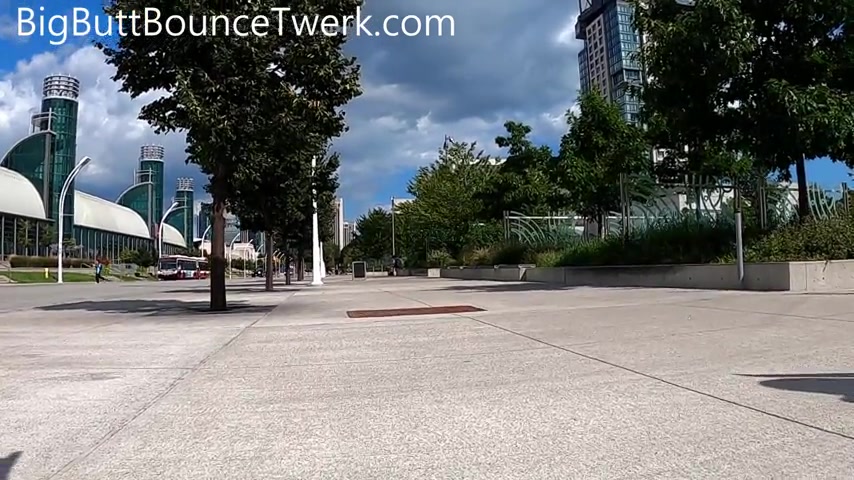 Loose Phat Ass Running - BigButtBounceTwerk