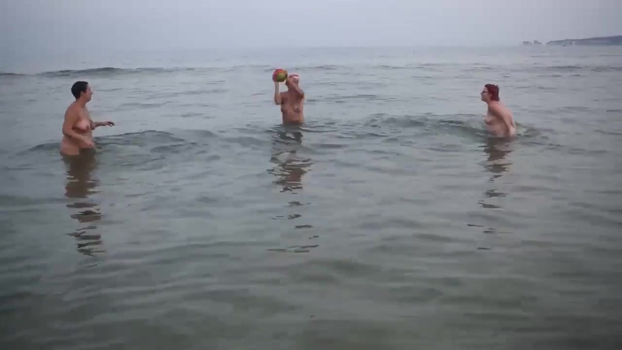 Girls Playing In The Sea - PhillipasLadies