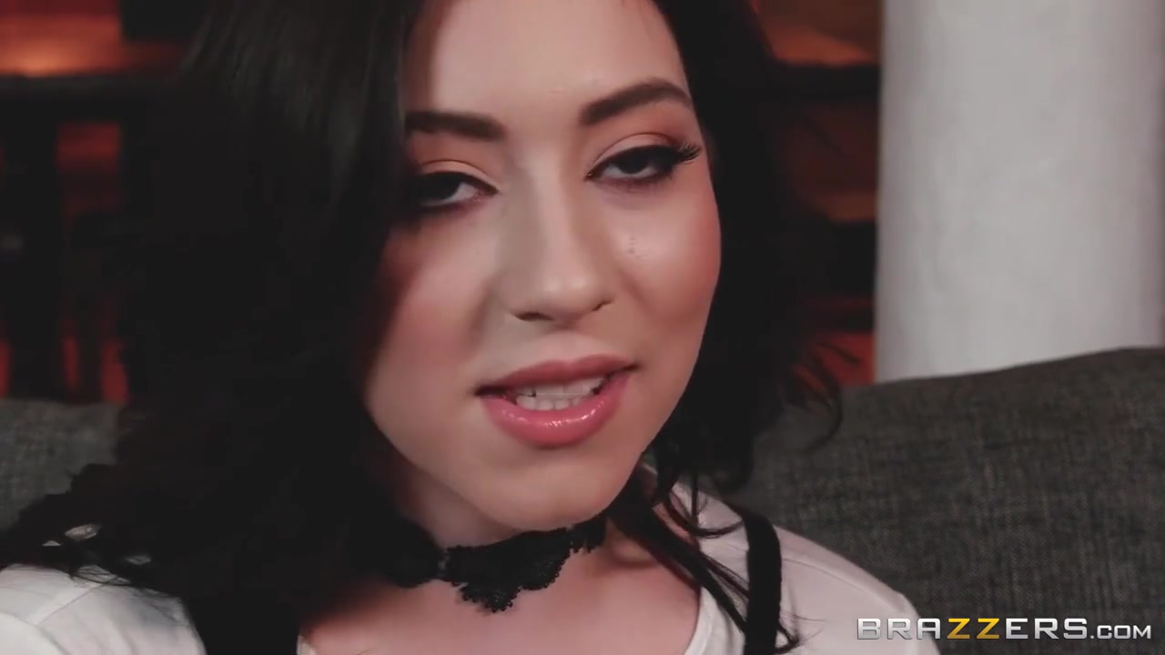 Keiran Lee, Amilia Onyx And Big Ass Tits In Horny Step daddy Comes To With Huge Bulge On His Pants