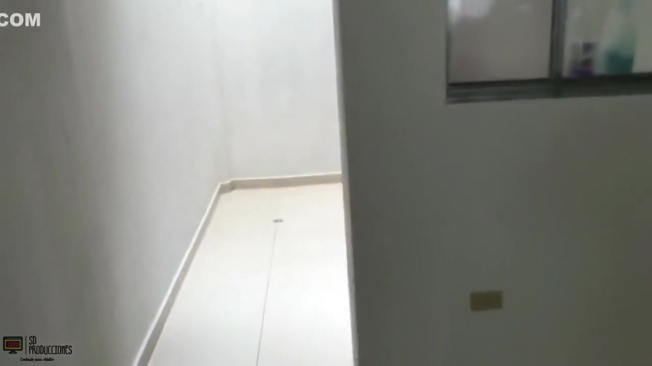 Vecina Desesperada Me Da Su Una Buena Mamada Cuando Voy A Pedirle Una Herramienta