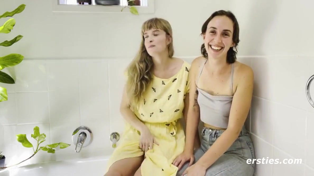 Lesbian Fingering In Hot In The Tub
