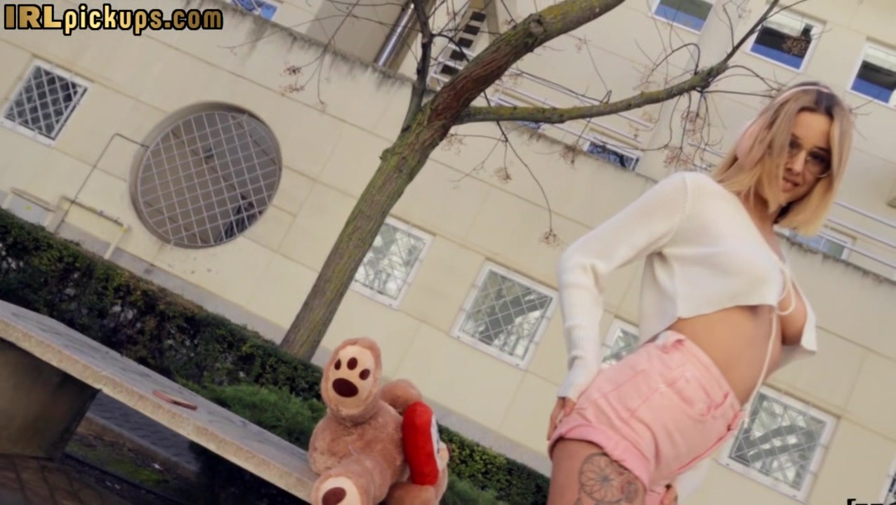 Pulled euro beauty riding cock outdoors after picked up