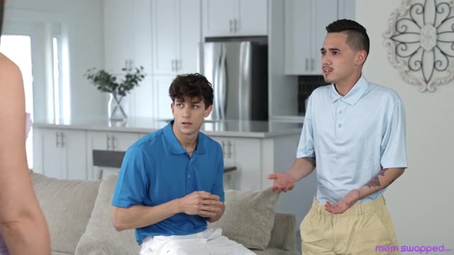 Tee Time On Our Stepmoms - S3:E5 - Momlover