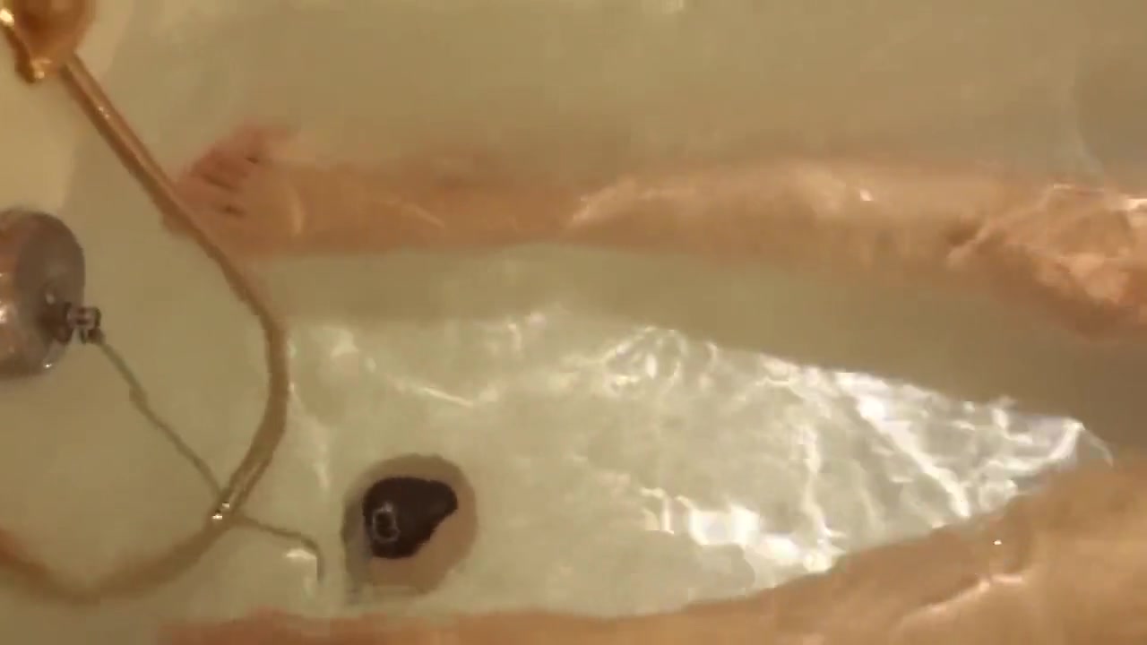 Cute Janpanese teen 18+ takes a bath [オピニオン]天使のような美少女風呂