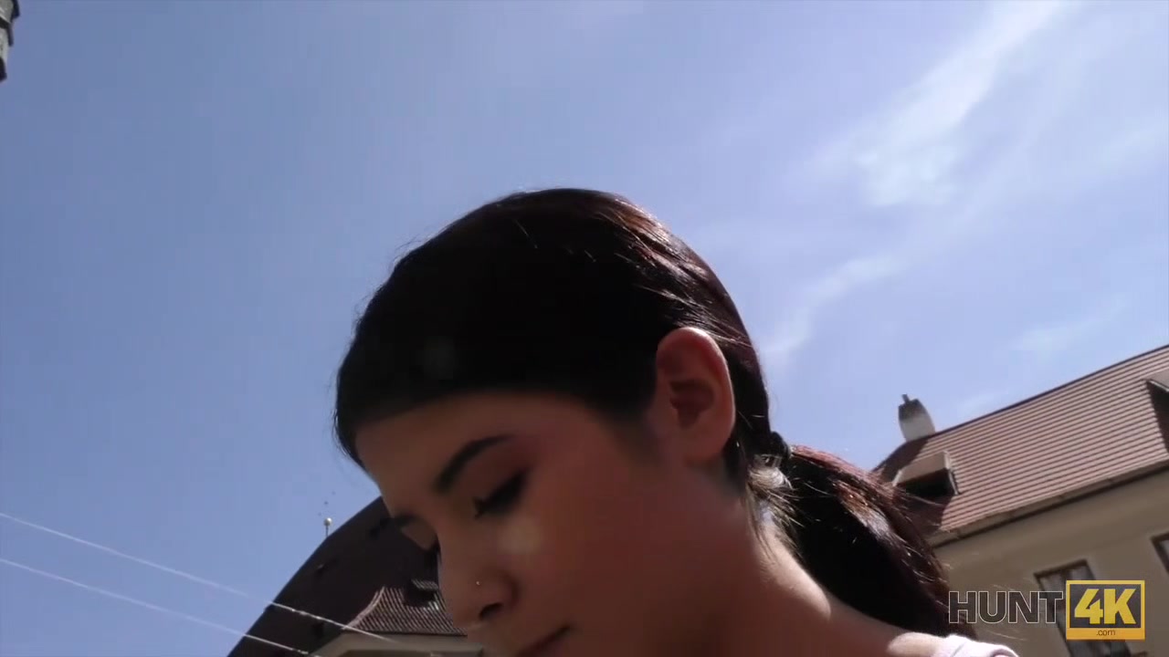 HUNT4K. Cutie gives man her mouth and pussy for a summer vacation