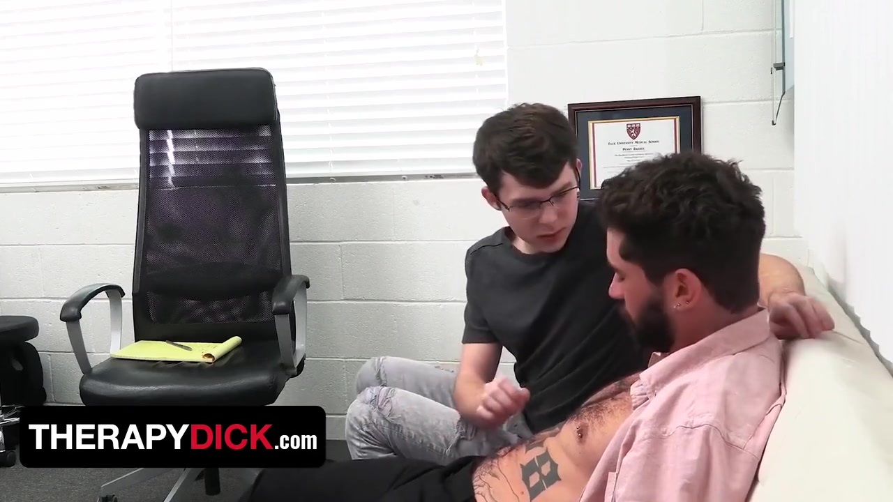 Horny Twink Patient Admits His Wet Dreams To Hunk Doctor - Dakota Lovell And Chris Damned