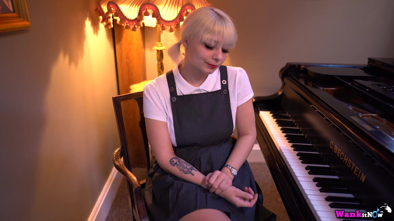 Baby Dolliiy - Pianists Penis - Sexy Videos - WankitNow