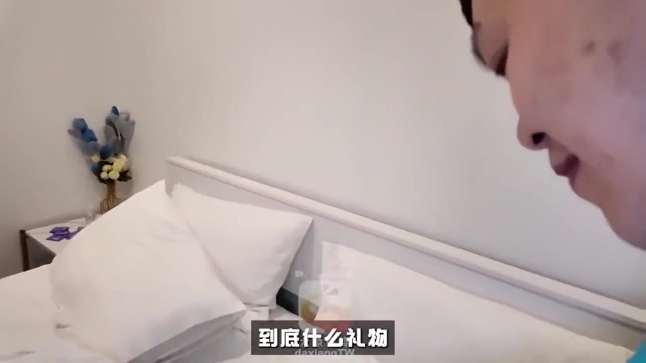 Chinese Tourist Finds His Has A Cock - Taxi Driver