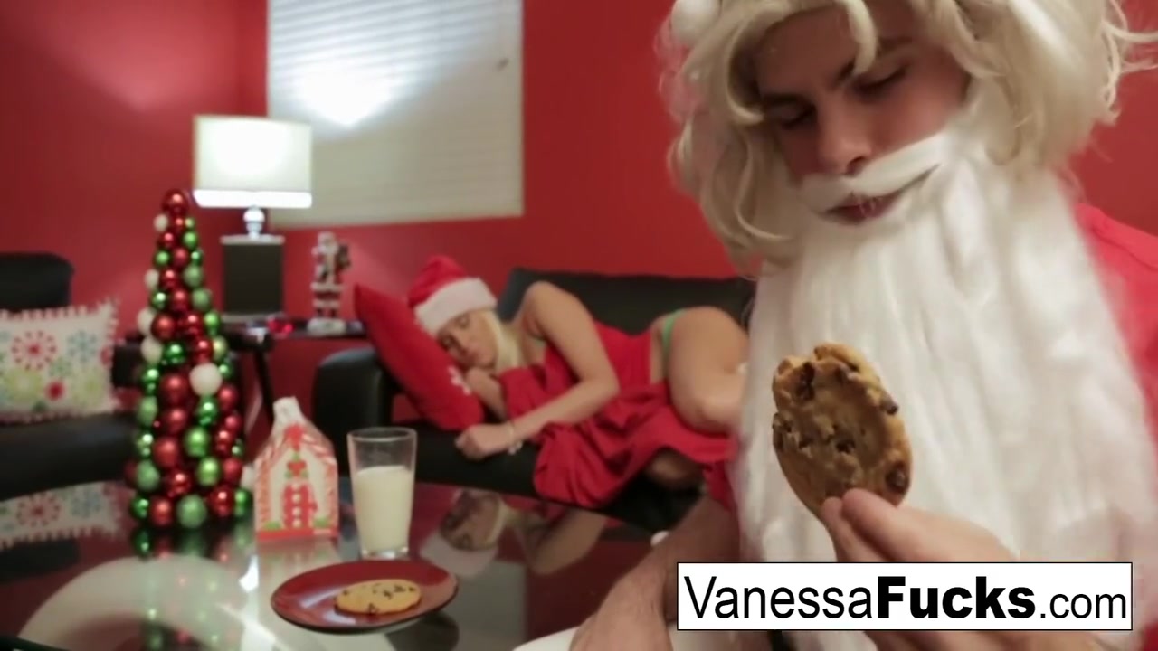 Vanessa Letting Santa Fuck Her Tight Wet Pussy 11 Min - Vanessa Cage And Ralph Long