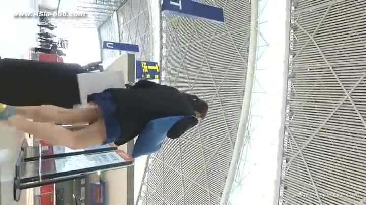 peeping chinese amateur upskirt.28