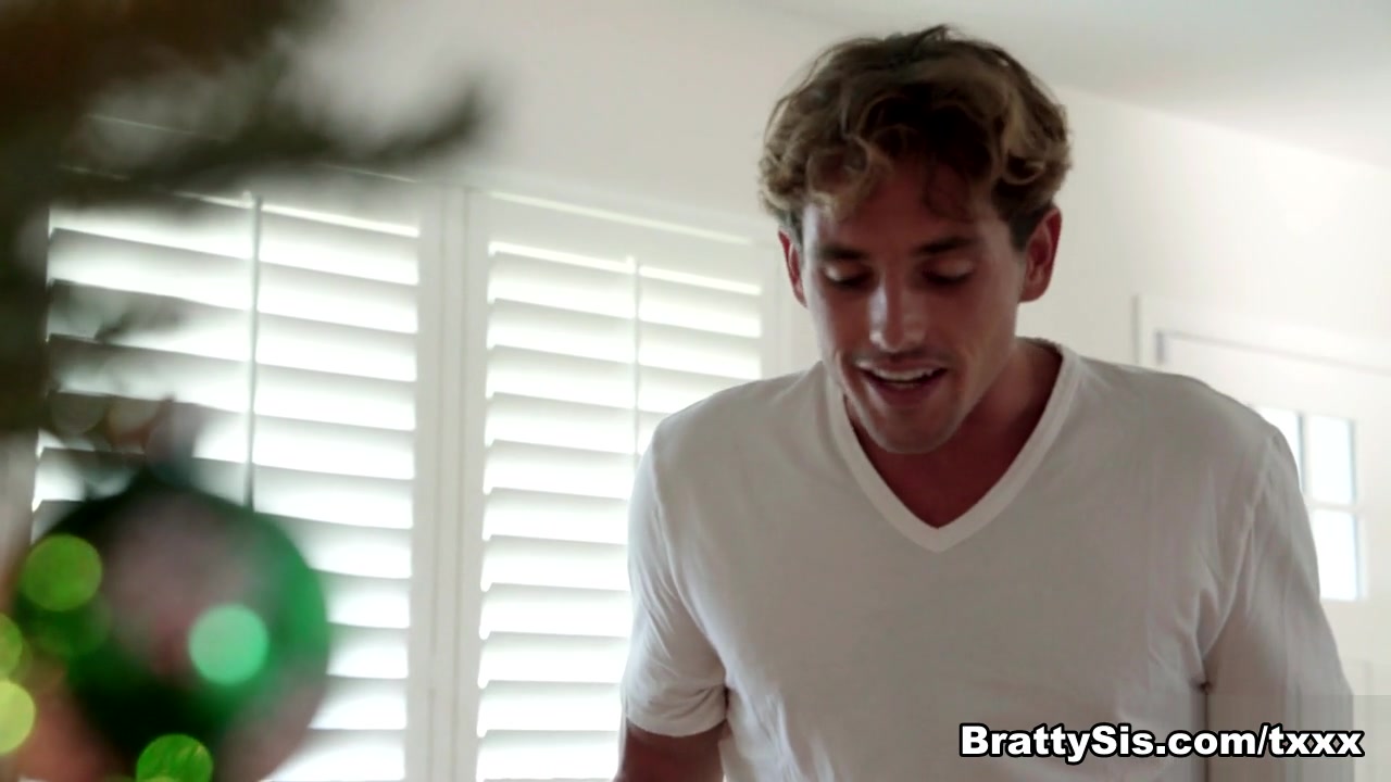 Unwrapping Step Sis For Christmas - S12:E5 - Jewelz Blu - BrattySis