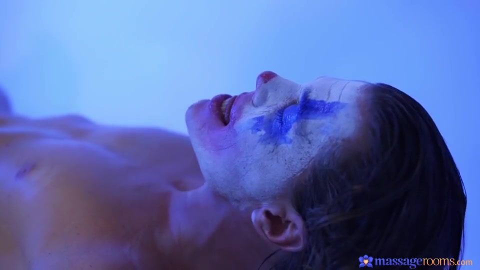Joker Gives Wonder Woman A Massage 2