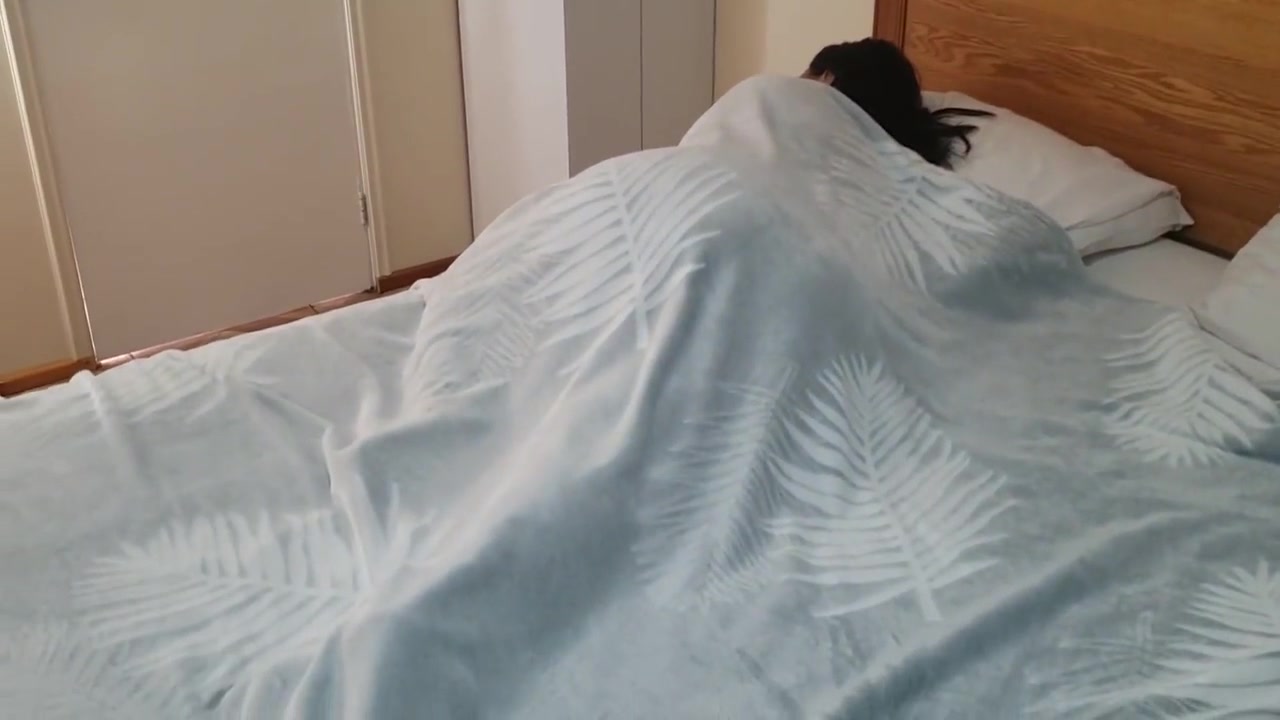 Stepson Visit Bed Stepmom While Resting