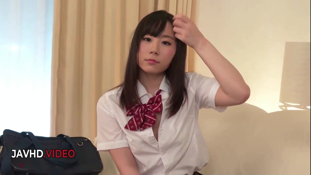 Japanese beauty's fiery seductive performance