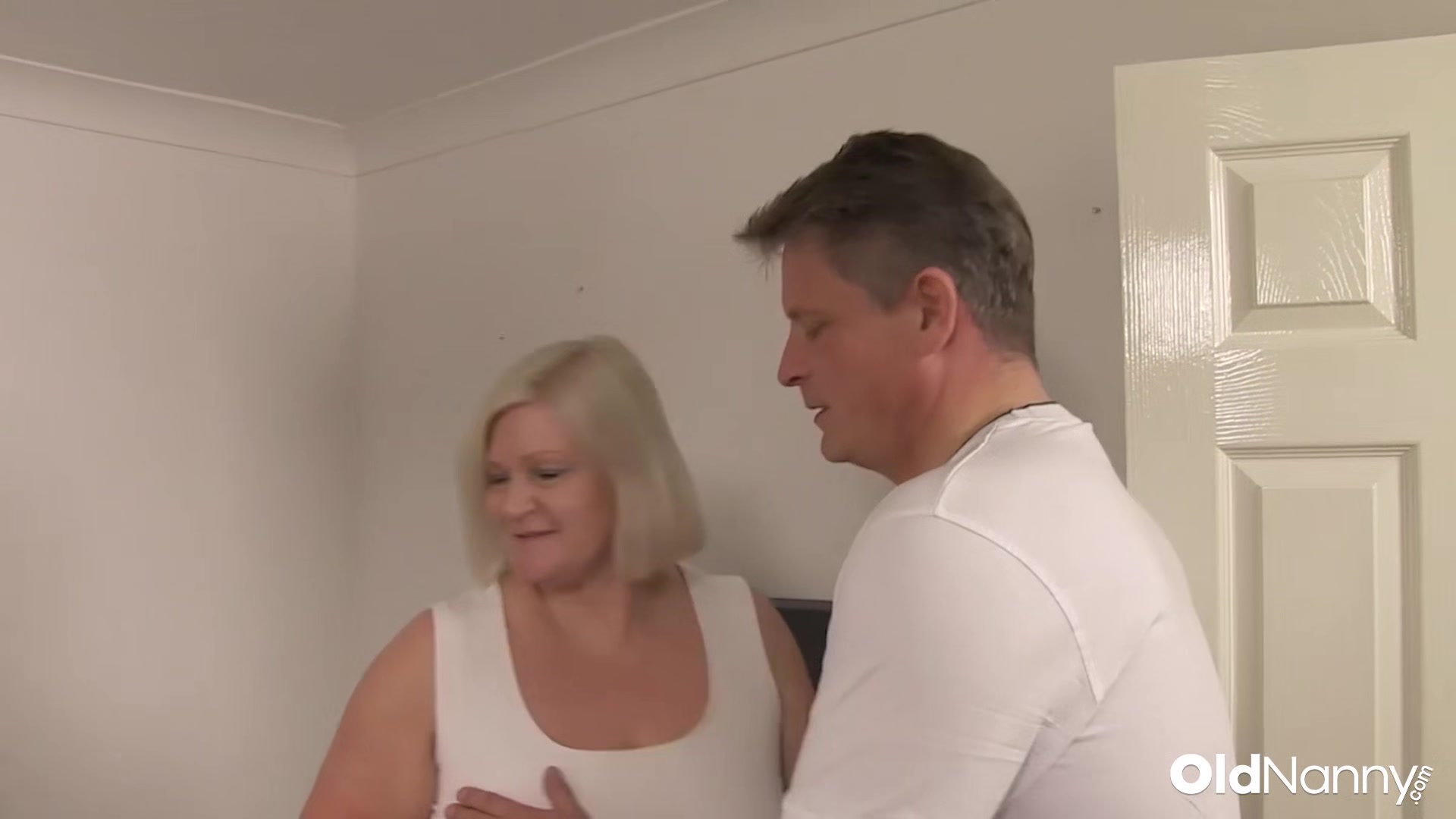 Horny Granny And MILF Share Horny Cock In Wild Threesome