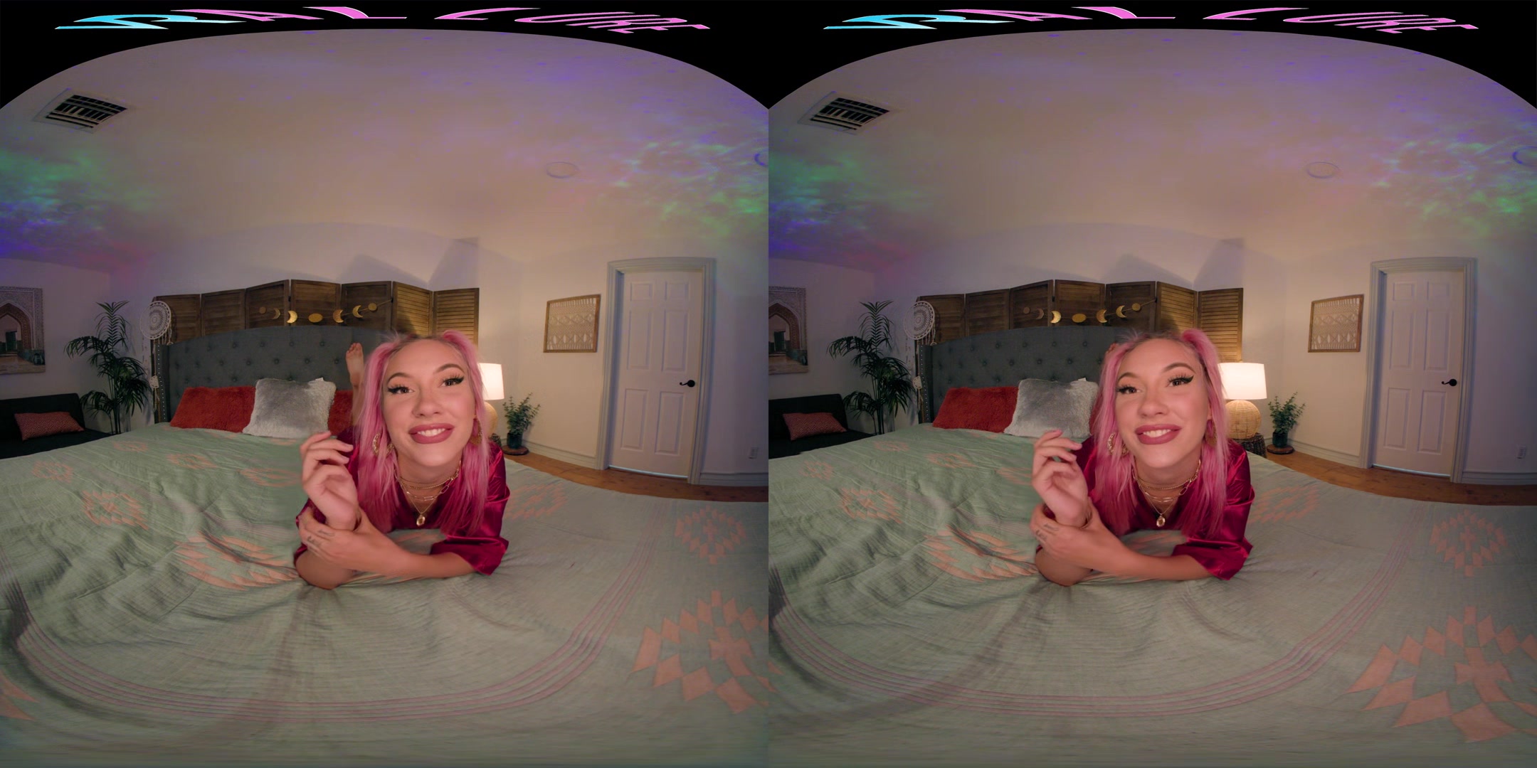 Pink haired babe rides her favorite toy in VR