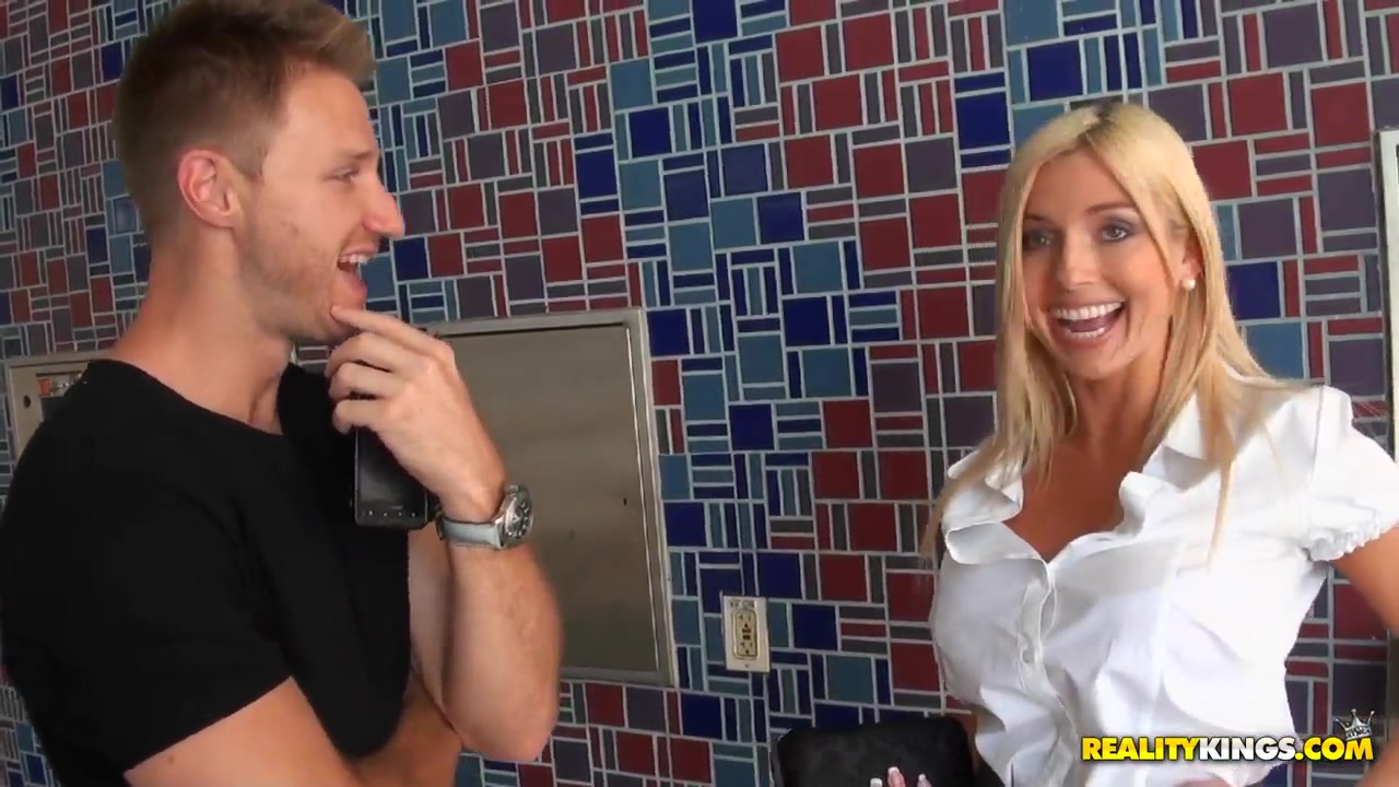 Pick up man meets a wonderful blonde with big tits