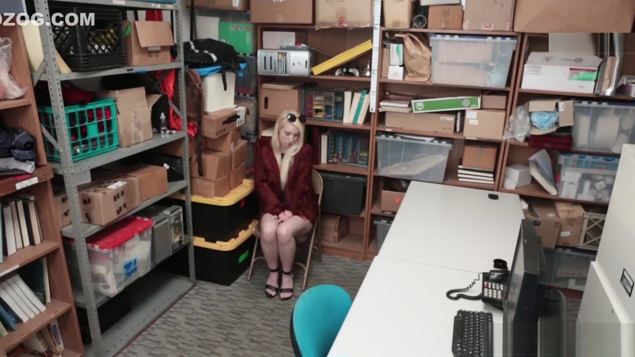 Bratty shoplyfter Darcie Belle cock fed by the LP Officer