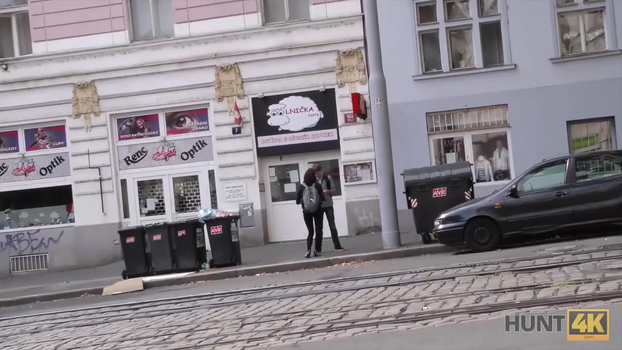 HUNT4K. Man pays attractive tourist money for quickie at his place