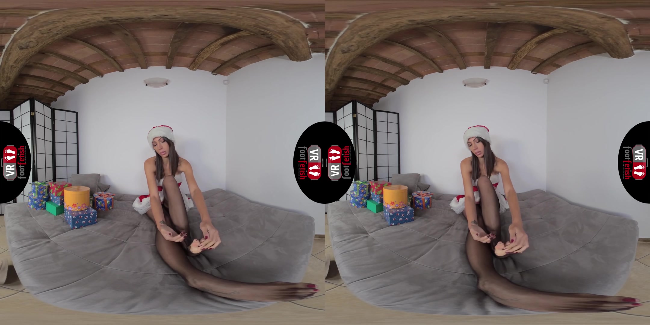 Stunning Daniela flaunts her sexy feet and wishes you Merry Christmas - VRFootFetish
