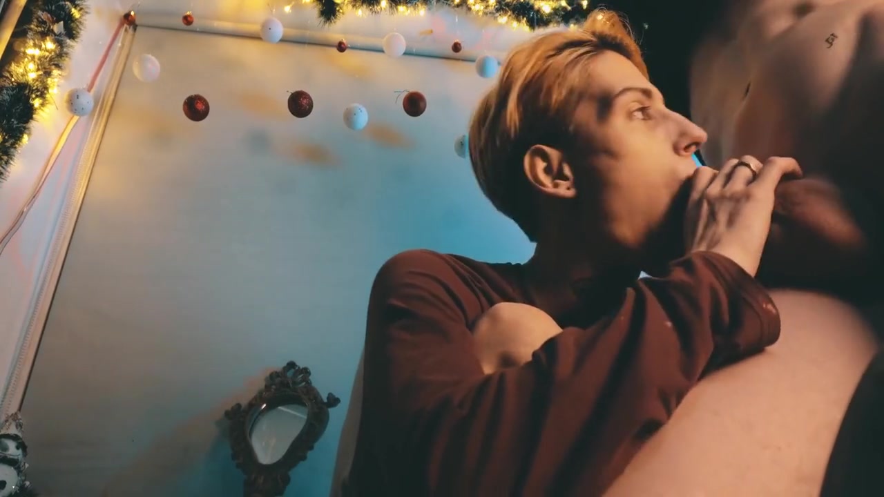 Sweet Couple Of Guys Had Hot Sex On The Eve Of Christmas