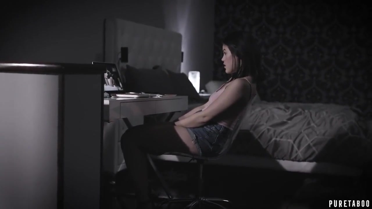 Anal sex loving babe can not handle a day without a good fuck and an orgasm