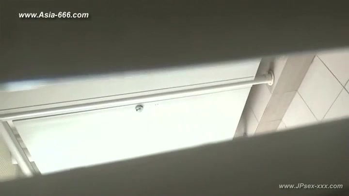 chinese girls go to toilet.71
