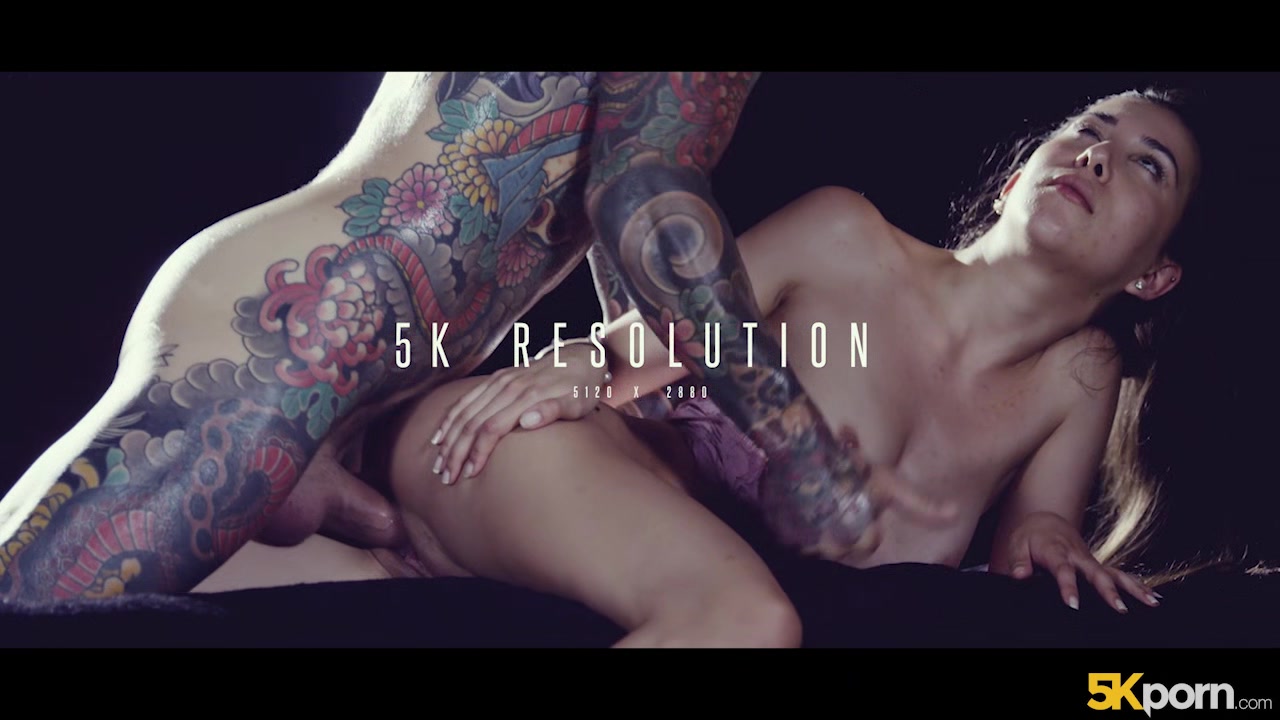 Lovers in the Dark - 5KPorn