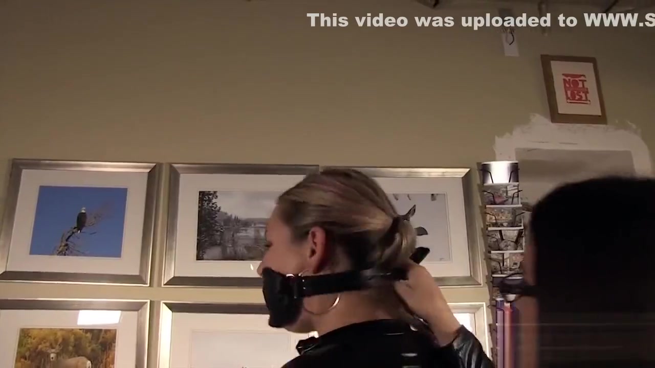 Missy Minks Armbinder