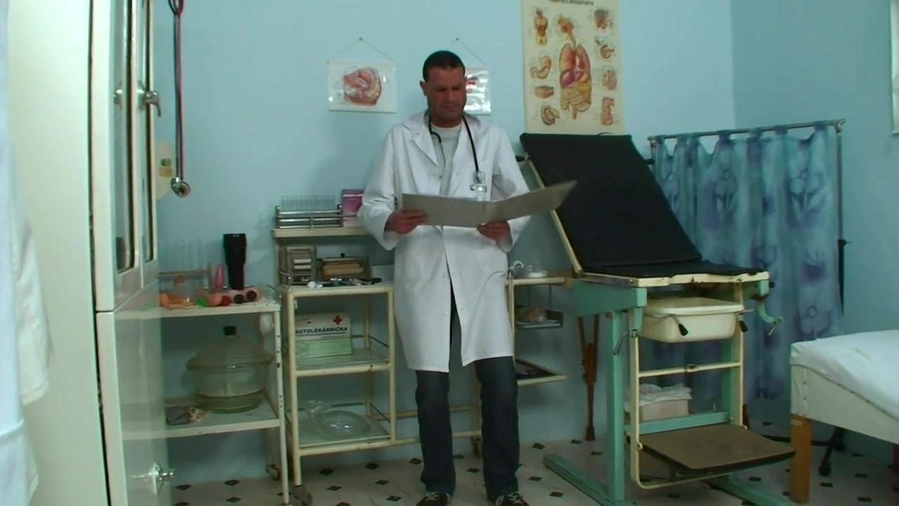 Jennifer Gets Wet At Her Doctor's And Lets Herself Be Fucked On The Patient's Bed