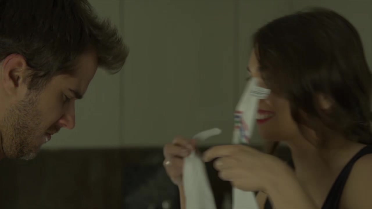 Kinky Teen in the Kitchen - VersoCinema