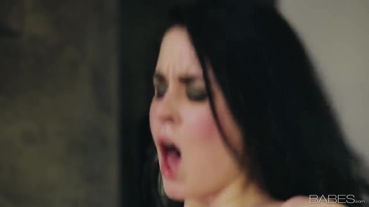 Tattooed teen 18+ Amber Nevada fucks like pro