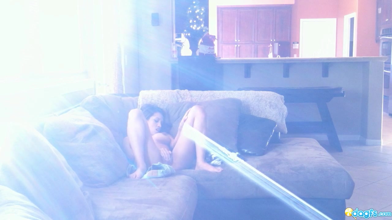 Latina Caliente Yessie Masturbating - RealLatinaExposed