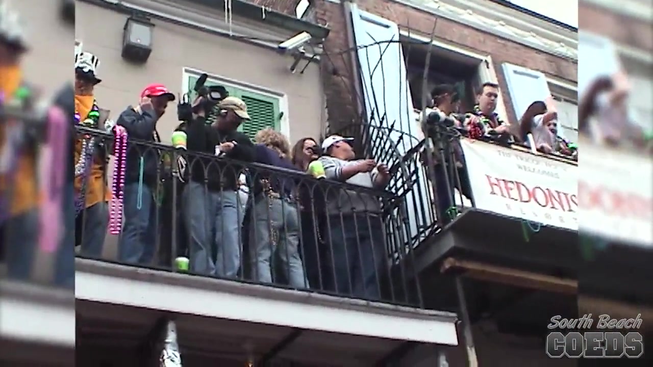 neverbeforeseen Mardi Gras Girls Flashing Pussy And Tits On The Streets Of New Orleans - SouthBeachCoeds