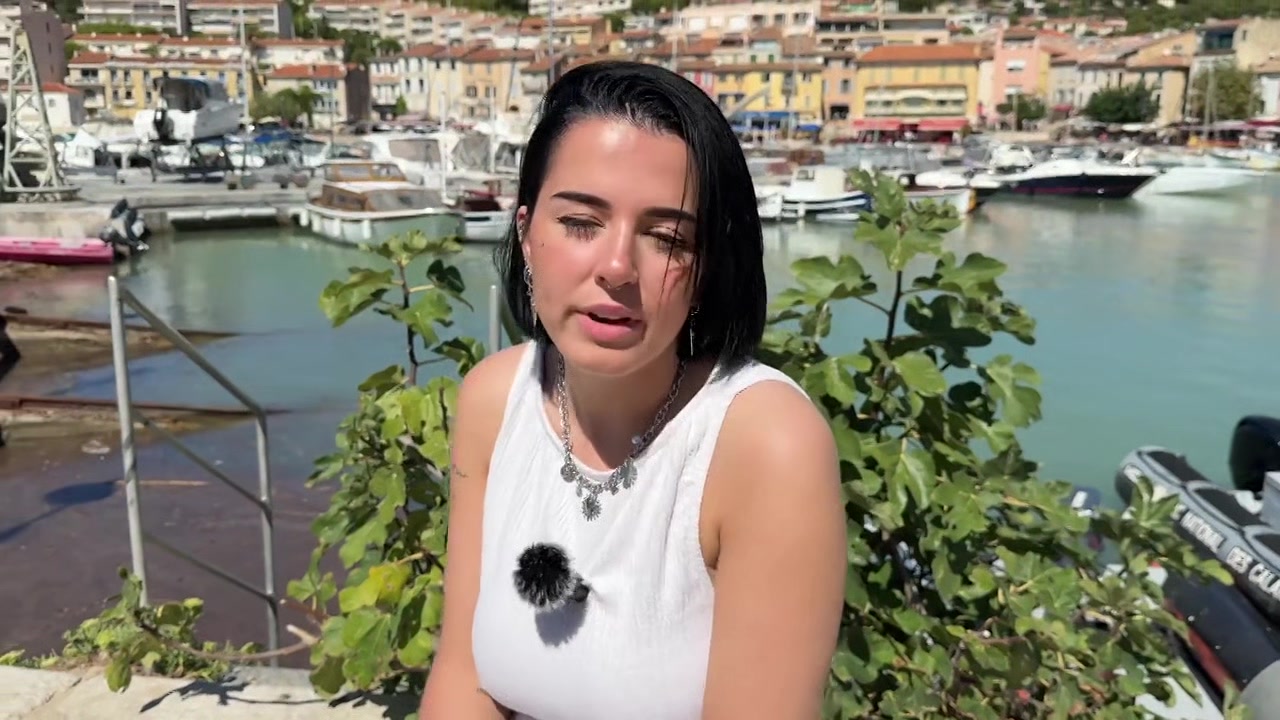 Ashley goes exploring with Marie... - Jacquie et Michel TV