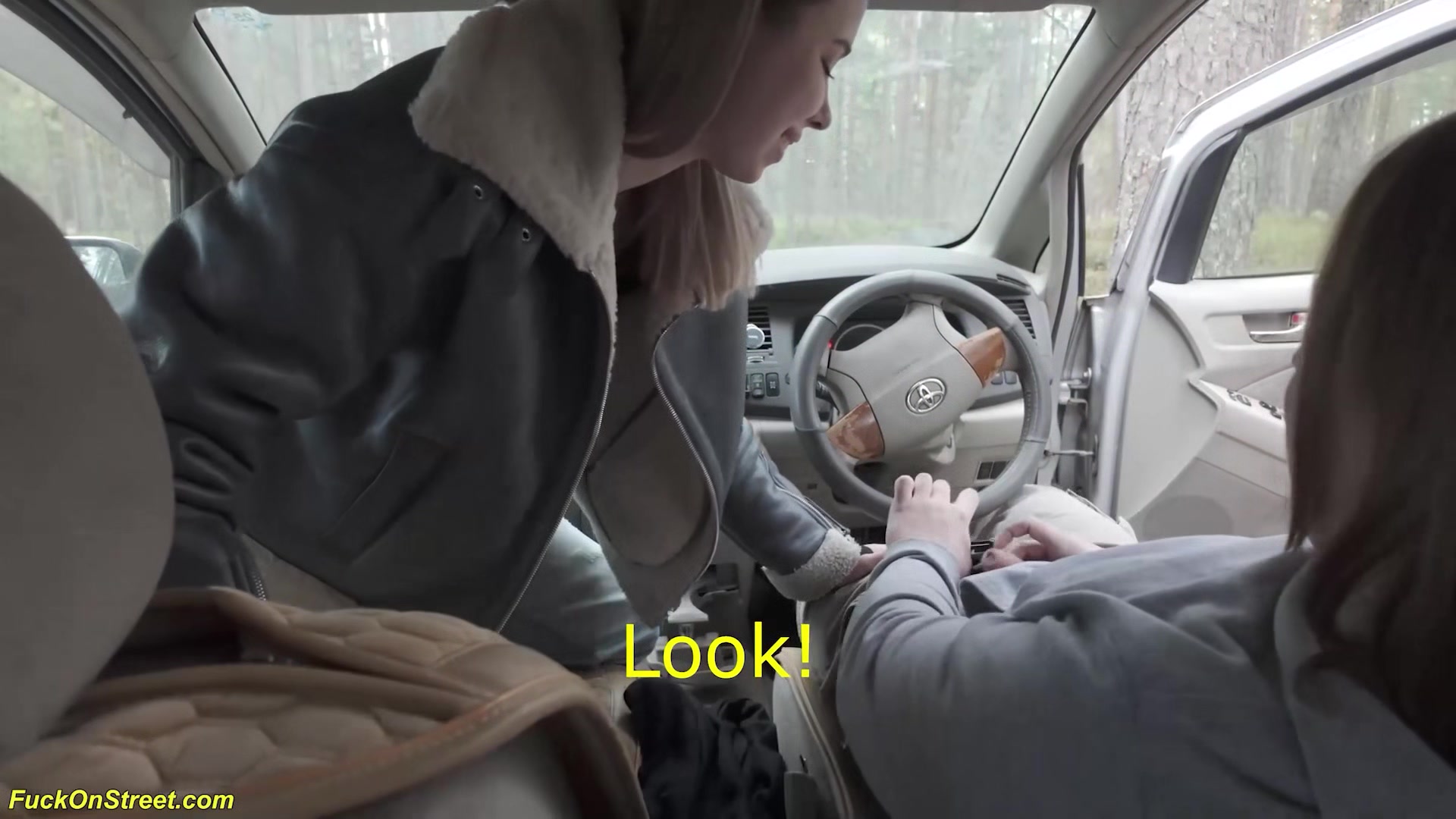 couple fucks on the roadside in the car