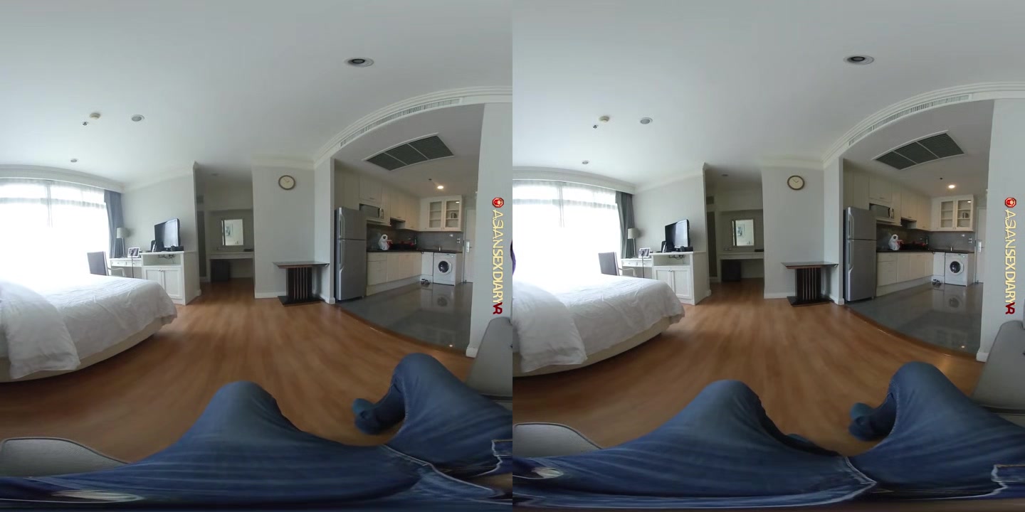 Super Petite Thai Girl Next Door Tries Porn - AsiansexdiaryVR
