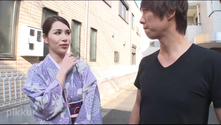 Nana Kamiyama Seducing By Flashing Pussy: Nana Kamiyama